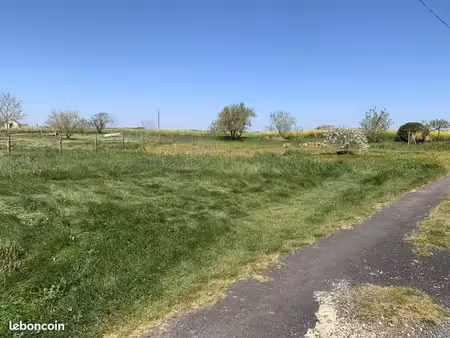 terrain à bâtir de 300 m2 au prix de 45000 à nieulle-sur-seudre (17)