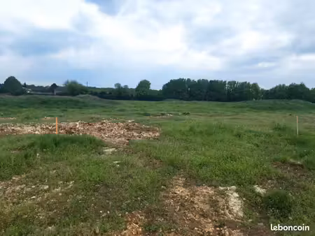terrain à bâtir de 465 m2 au prix de 43500 à port-d'envaux (17)