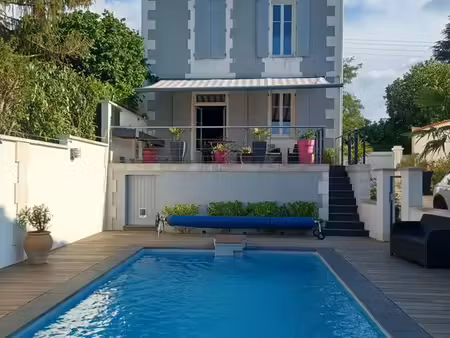 maison de ville renovee avec piscine et garage