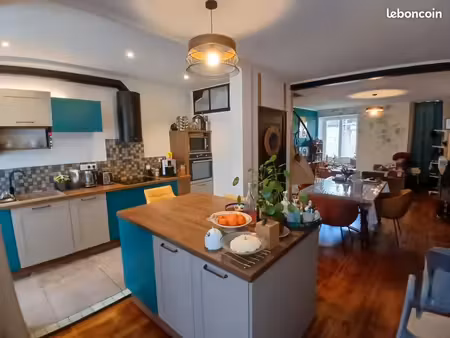 maison de ville 180m2 avec grande dépendance 240m2 à nersac