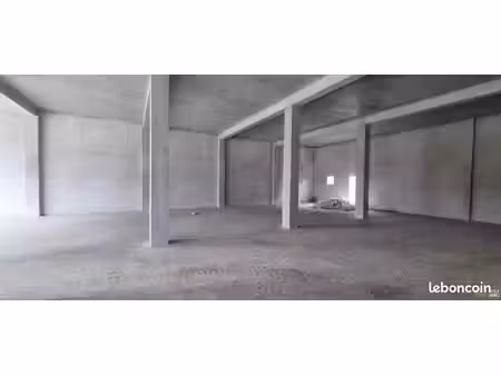 local commercial 300 m²