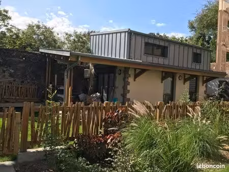 st pierre centre ville très belle petite maison récente jardin park jacuzzi sécurisée