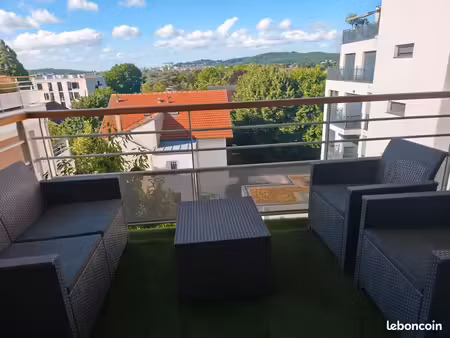 appartement 3 pièces de 68 33 m² très bon état avec balcon  double box et ascenseur