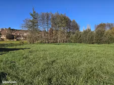 terrain 1 374 m² villamblard