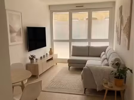 appartement t3 rénové 56 88 m² – franois – parking sous-sol