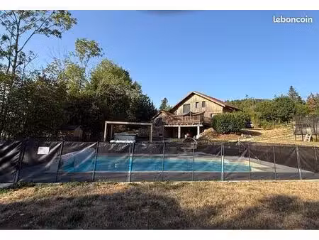 maison familiale avec belles prestations/piscine/spa