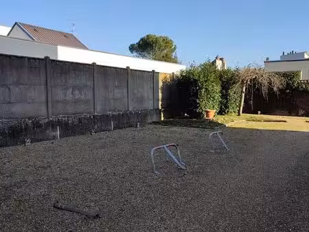 3 places de parking privatives à vendre – résidence beaulieu  louviers – déjà louées pour 