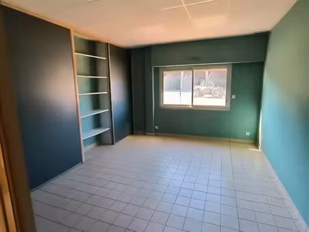 location bureau et espace de stockage/réunion plouasne (22)