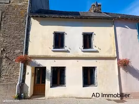 maison de ville en plein cœur du bourg - proche de toutes commodités
