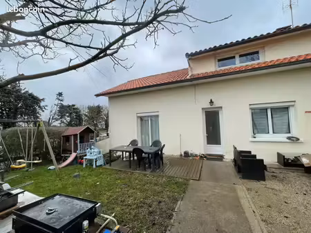 mondouzil près montrabe à louer appartement t4 de plain pied