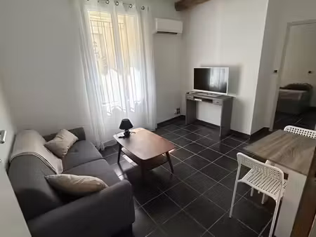 charmant t2 de 25m²  entièrement équipé  centre-ville de nîmes