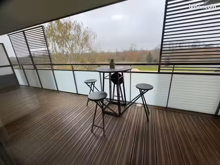 appartement t2 43m² +13m² de terrasse en bois au 2éme étage
