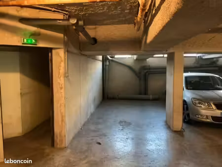 place de parking sécurisée - pellegrin - parc lescure