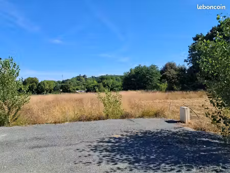 terrain 650 m² saint germain du puch