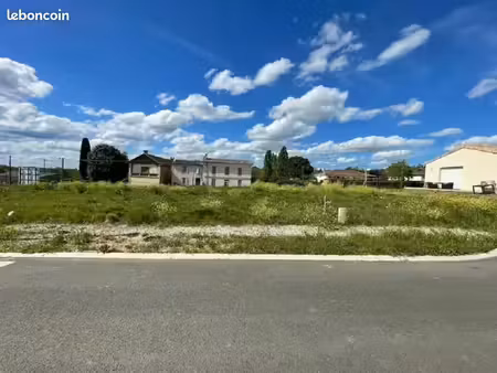 terrain 702 m² verdelais