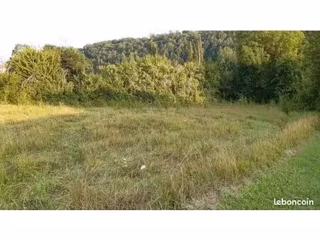 terrain 600 m² saint magne