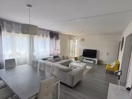 appartement t3 lumineux de 77 m² avec balcon  parking et cave