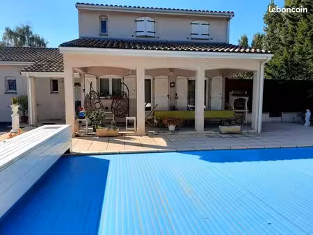 belle villa t5 avec piscine pergola spa et double garage
