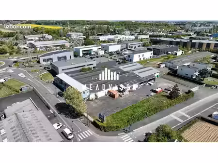 local d'activite 2200 m² saint-cyr-sur-loire