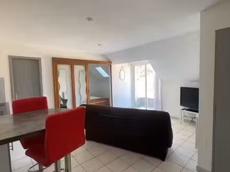 vends appartement 1 chambre avec petit balcon