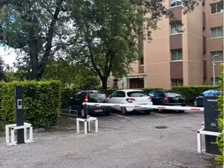 place parking meylan
