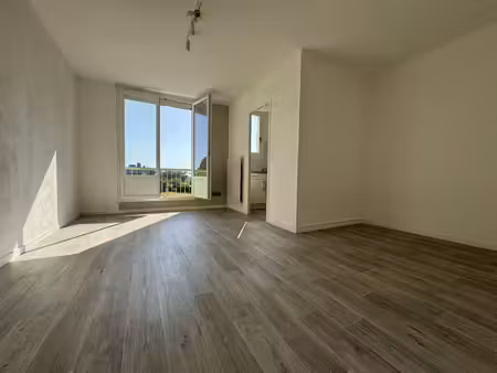olivet sud - studio avec balcon + parking