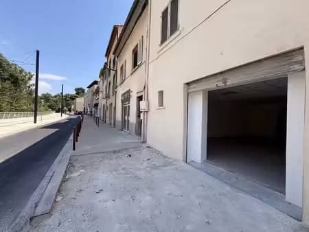 location commerce 58 m² à aubagne (13400)
