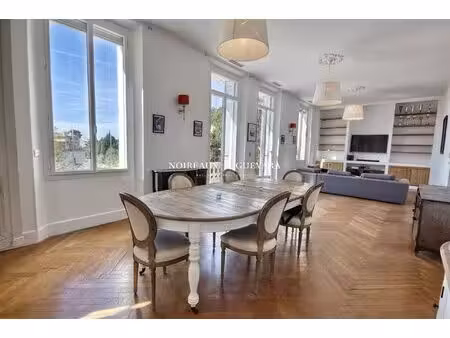 co-exclusivité superbe appartement bourgeois avec jardin