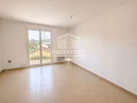 location appartement 3 pièces 39 m² à le lavandou (83980)  750 €