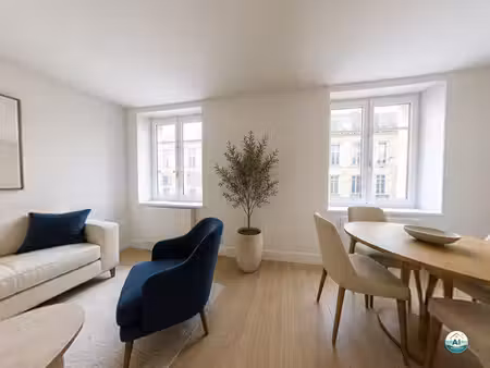 joli studio avant dernier étage