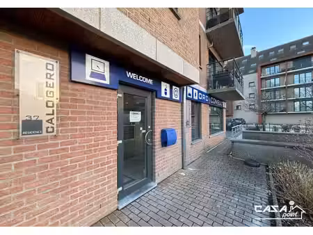 surface commerciale à louer de +/- 80m²