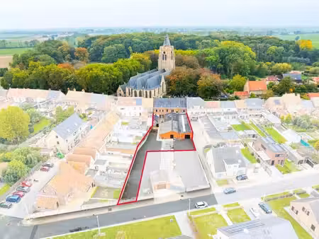 propriété polyvalente : maison  espace commercial et entrepô