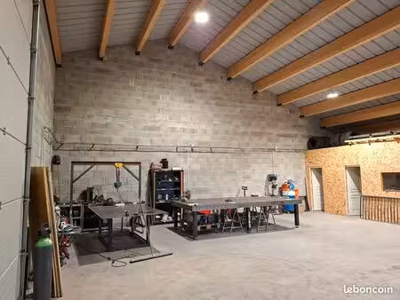 dépôt  entrepôt  local  150 m2