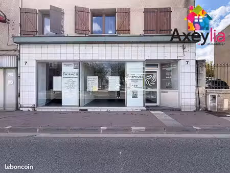 local commercial 65 m² roanne