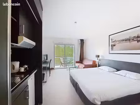 studio 1 pièce 27 m²