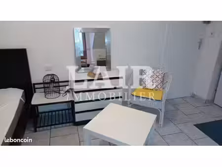 studio 1 pièce 20 m²