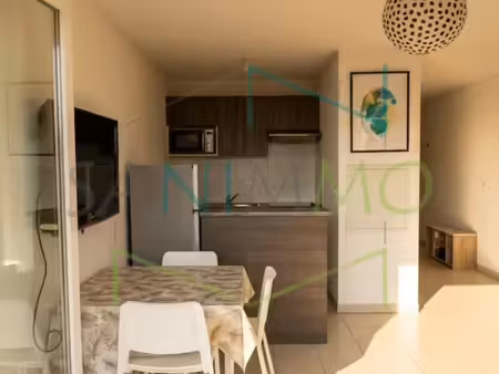 studio meublé 29m² avec balcon + stationnement - la seyne sur mer