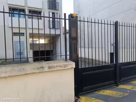 parking sécurisé rue gabriel péri – métro mairie d'ivry 5min. 85ettc