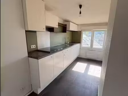 location appartement 3 pièces 65 m²