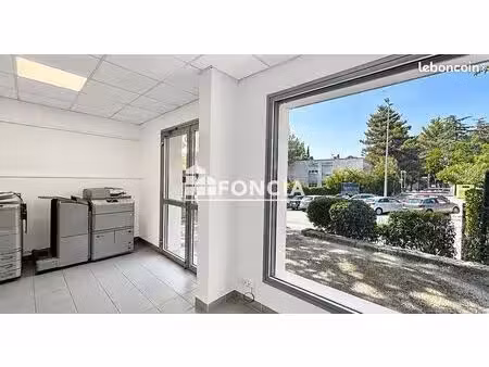 murs commerciaux + 2 garages - proche faculte de medecine et iut montpellier