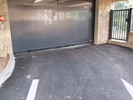 loue parking