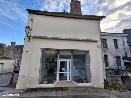 immeuble 3 pièces 150 m²