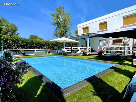 propriété 7 pièces 182 m²