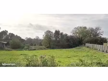 terrain 1 090 m² cambernon