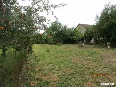 a vendre  terrain constructible à villers-franqueux