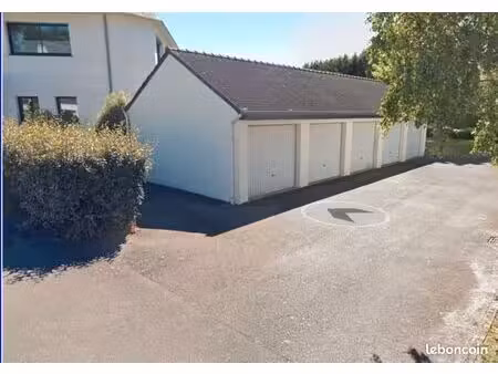 garage fermé avec grande hauteur – vannes beaupré-lalande