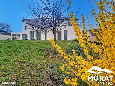 villa 7 pièces 250 m²