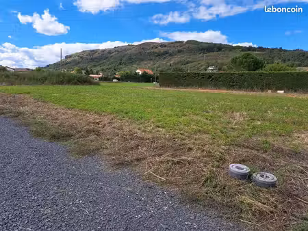 terrain à bâtir de 580 m² à issoire (63)