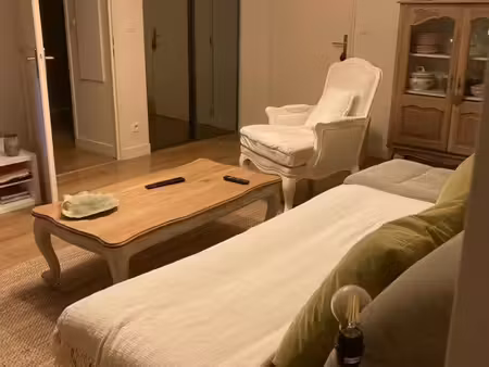 appartement t3 avec balcon  parking et piscine
