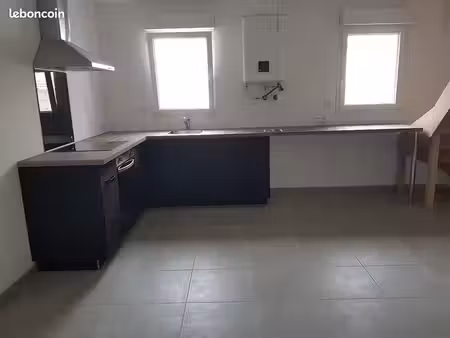 studio loft rénové – 34 m² avec climatisation et cour privative